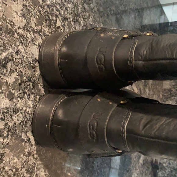 A pair of Calf boots. Ugg’s never worn - Picture 7 of 9